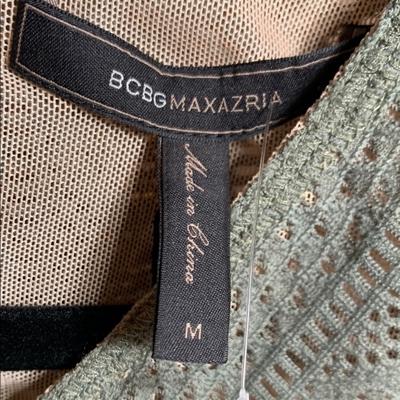 Women's NEW BCBG MAXAZRIA HANNE GEOMETRIC LACE PEPLUM TOP Dusty Olive Medium - Picture 5 of 14